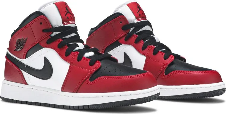 Air Jordan 1 Mid GS Chicago Black Toe, red