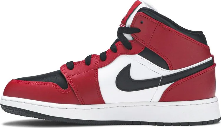 Air Jordan 1 Mid GS Chicago Black Toe, red