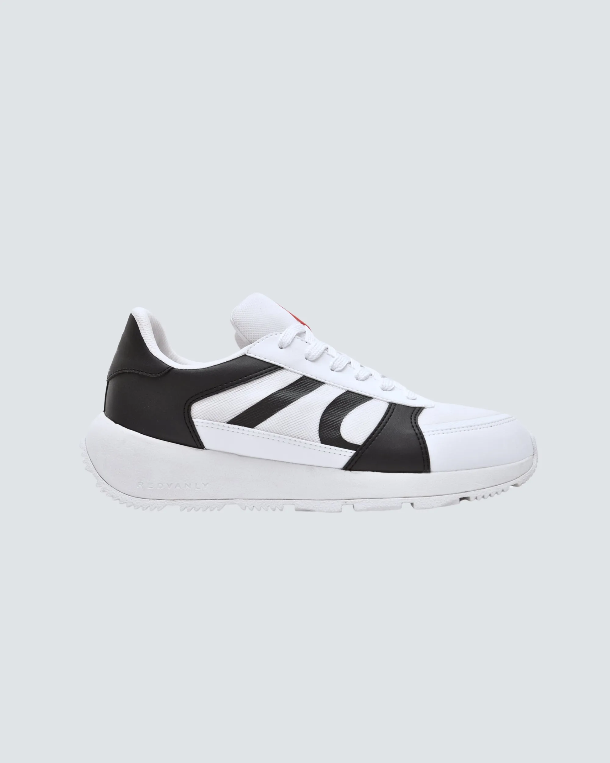 Challenger 2.0 Shoe in Tuxedo