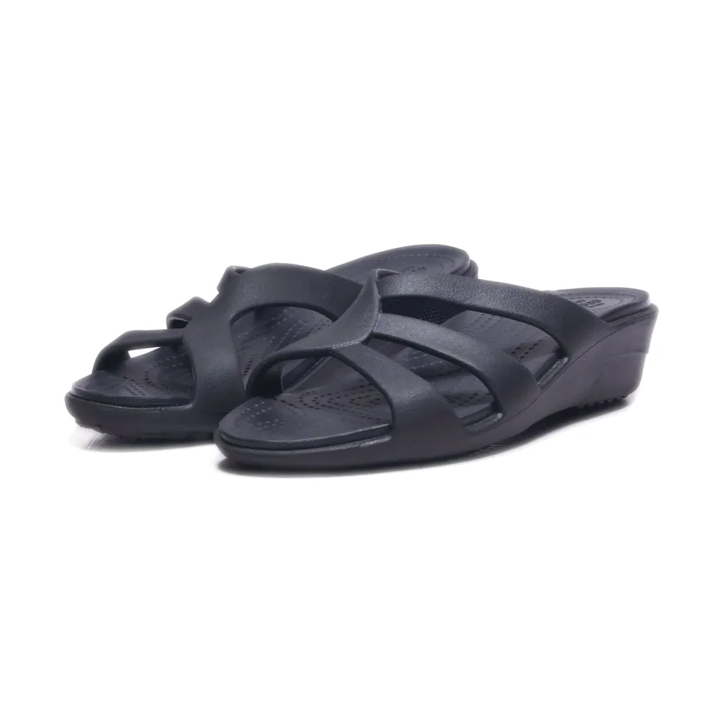 Crocs Sanrah Strappy Wedge Sandals Rubber Black Colour For Women