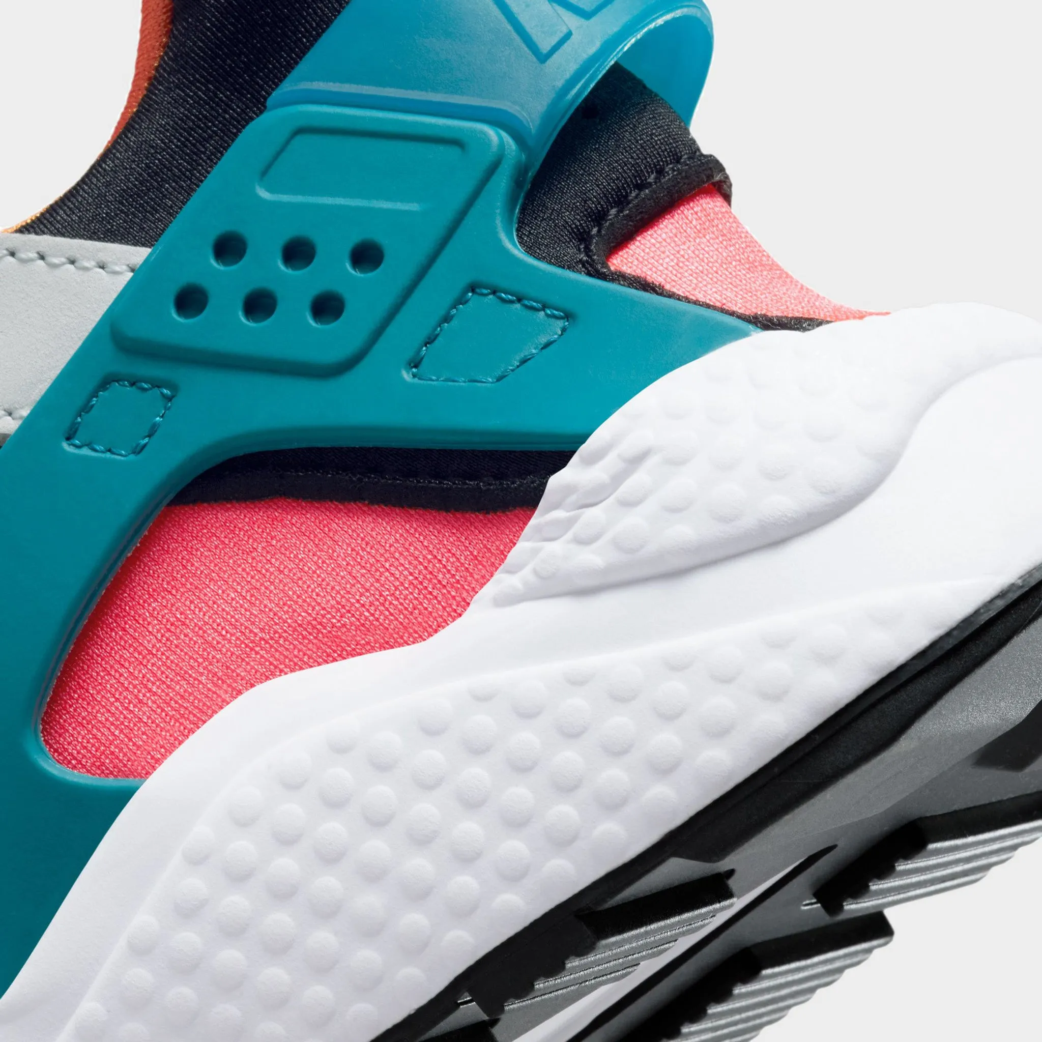 Nike Air Huarache Pure Platinum / Bright Crimson