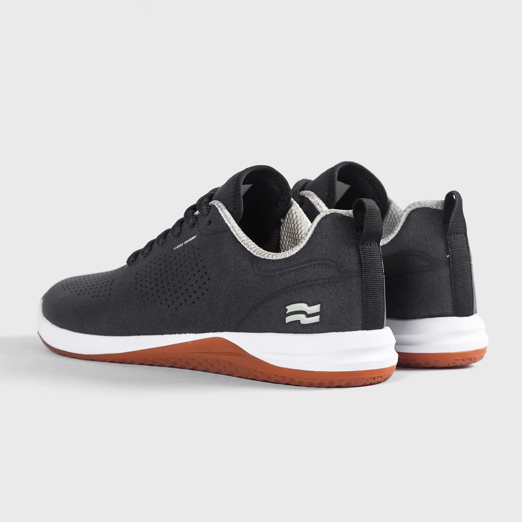 STRIKE MVMNT - SUEZE TRAINER - MATTE BLACK/GUM