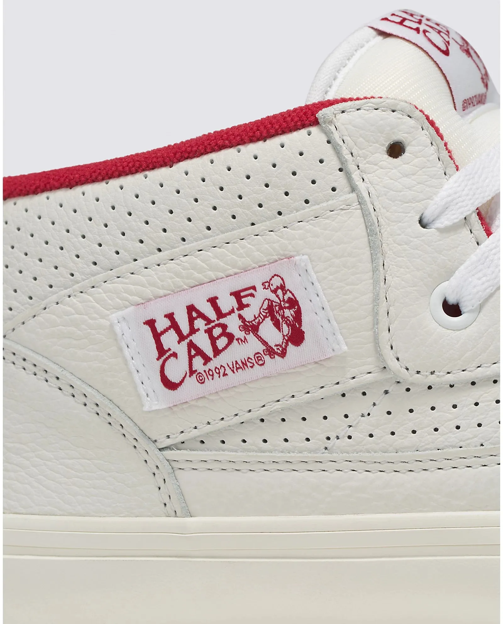 W Skate Half Cab