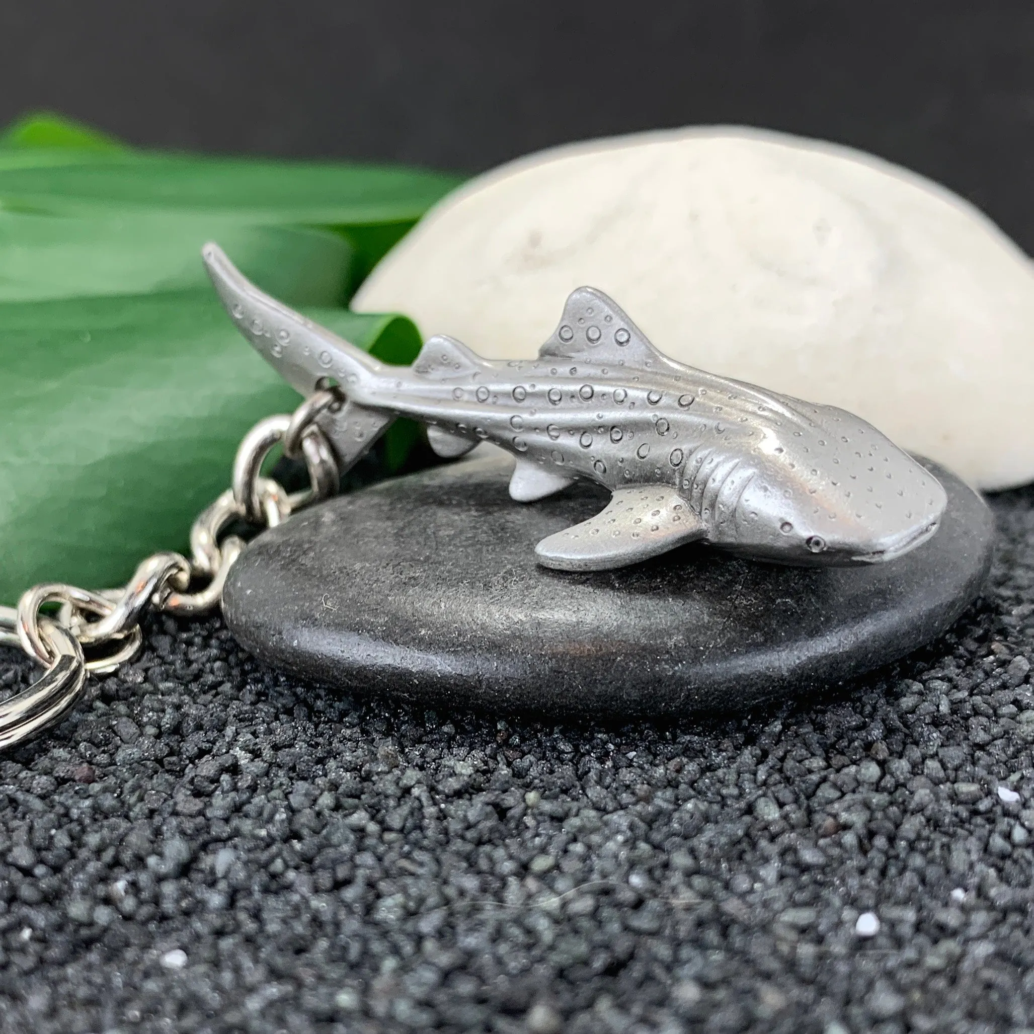 Whale Shark Keychain for Men and Women- Whale Shark Keychain Charm, Gifts for Shark Lovers,  Realistic Shark Key Ring Shark Key Fob