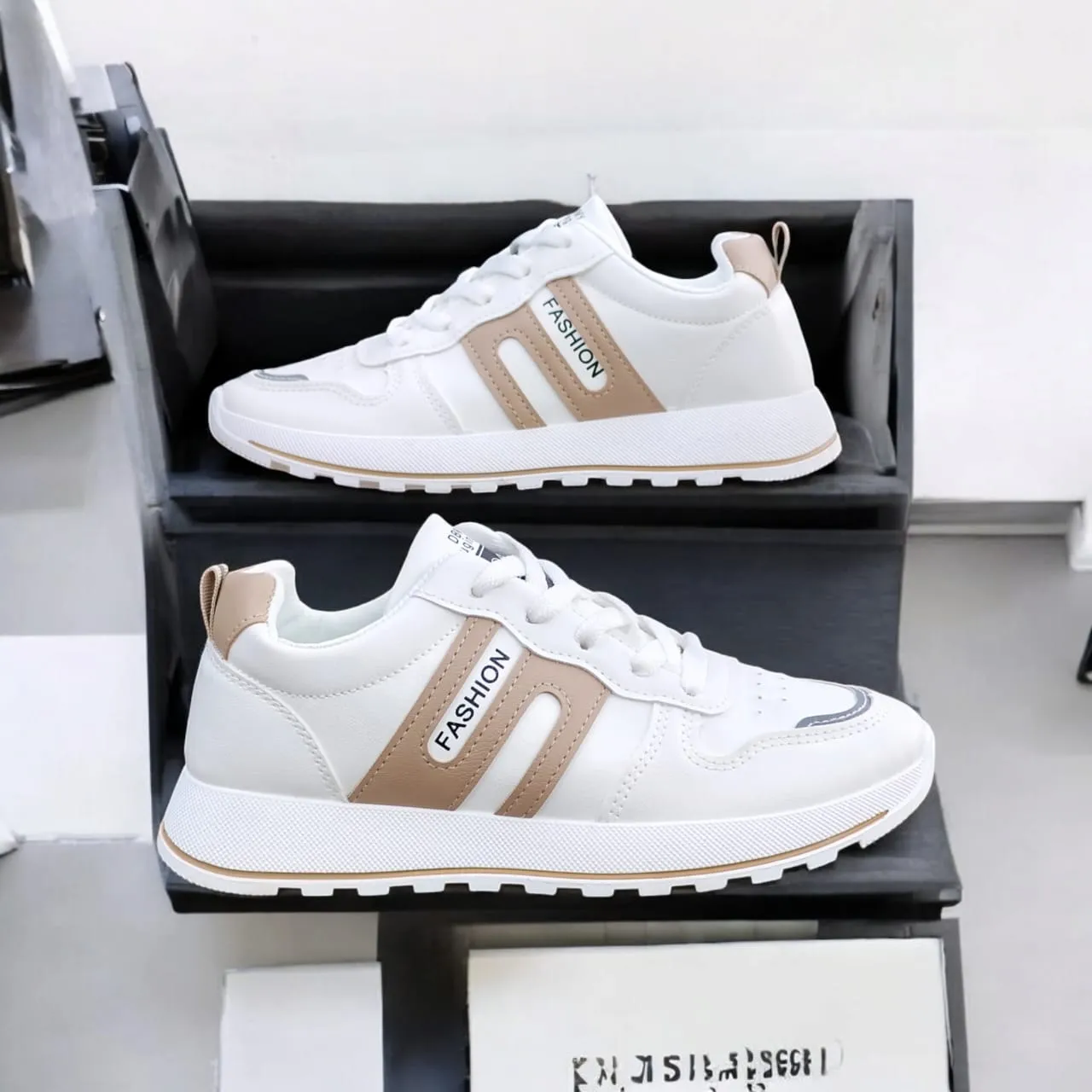 WOMAN'S SHOES WHITE CHUNK GS.74